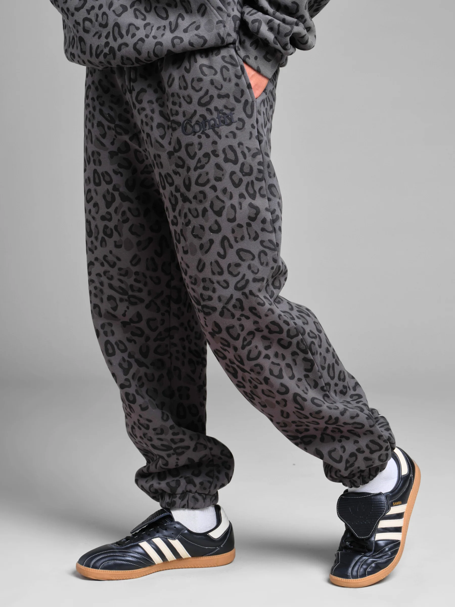 Minimalist Sweatpants - Image 88